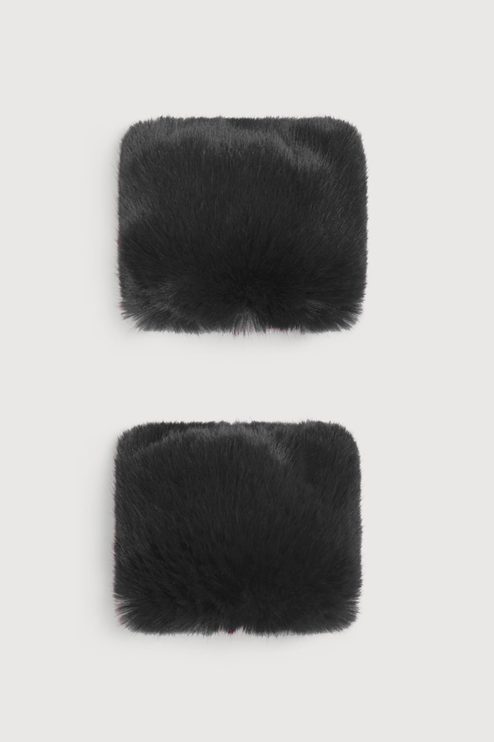 Puños de Pelo Gris