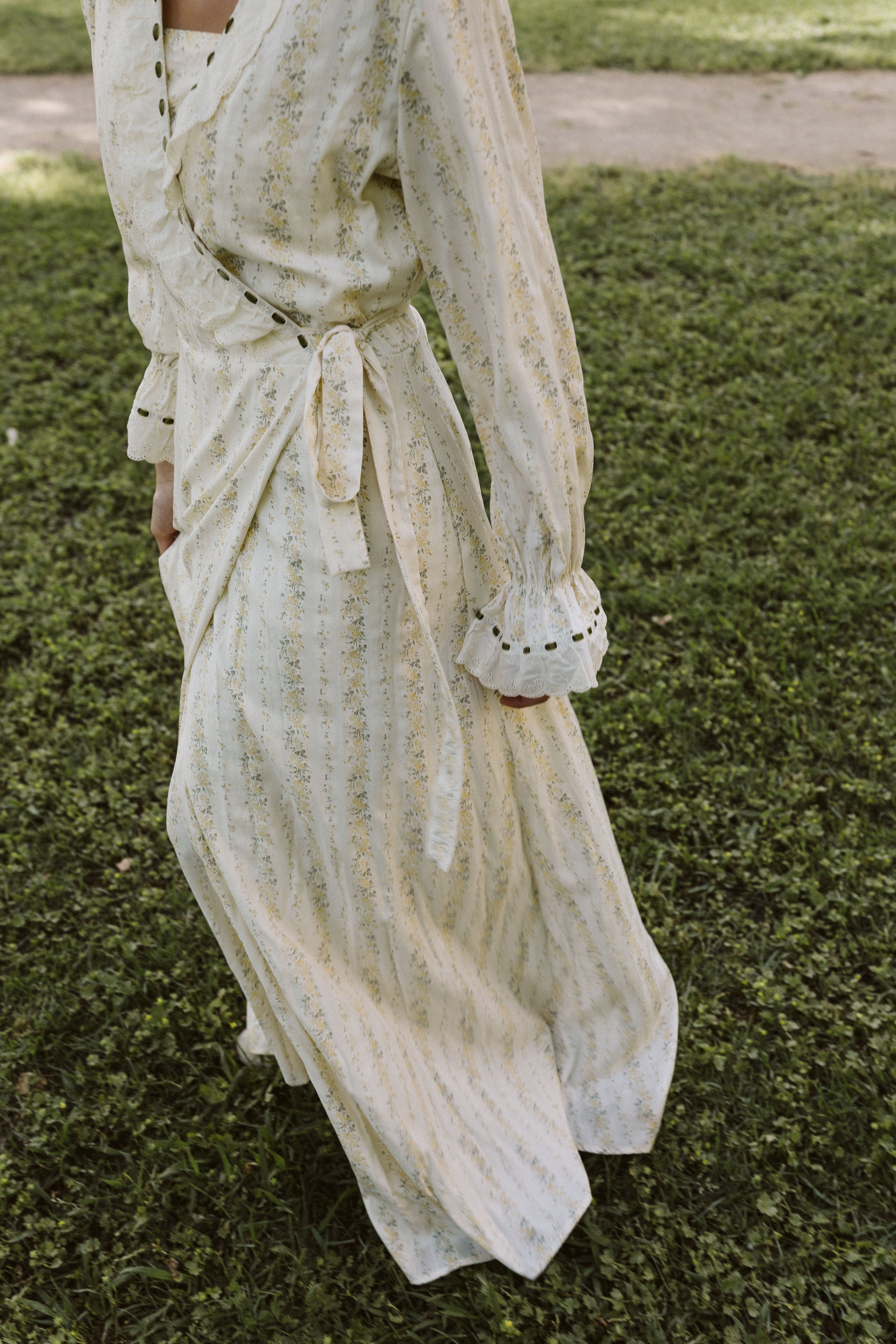 Conjunto Camisón y Bata Flores Vainilla