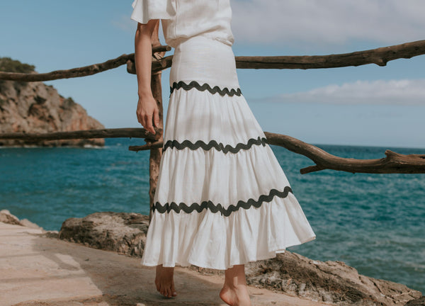 La Falda de Lino: Un Imprescindible este Verano