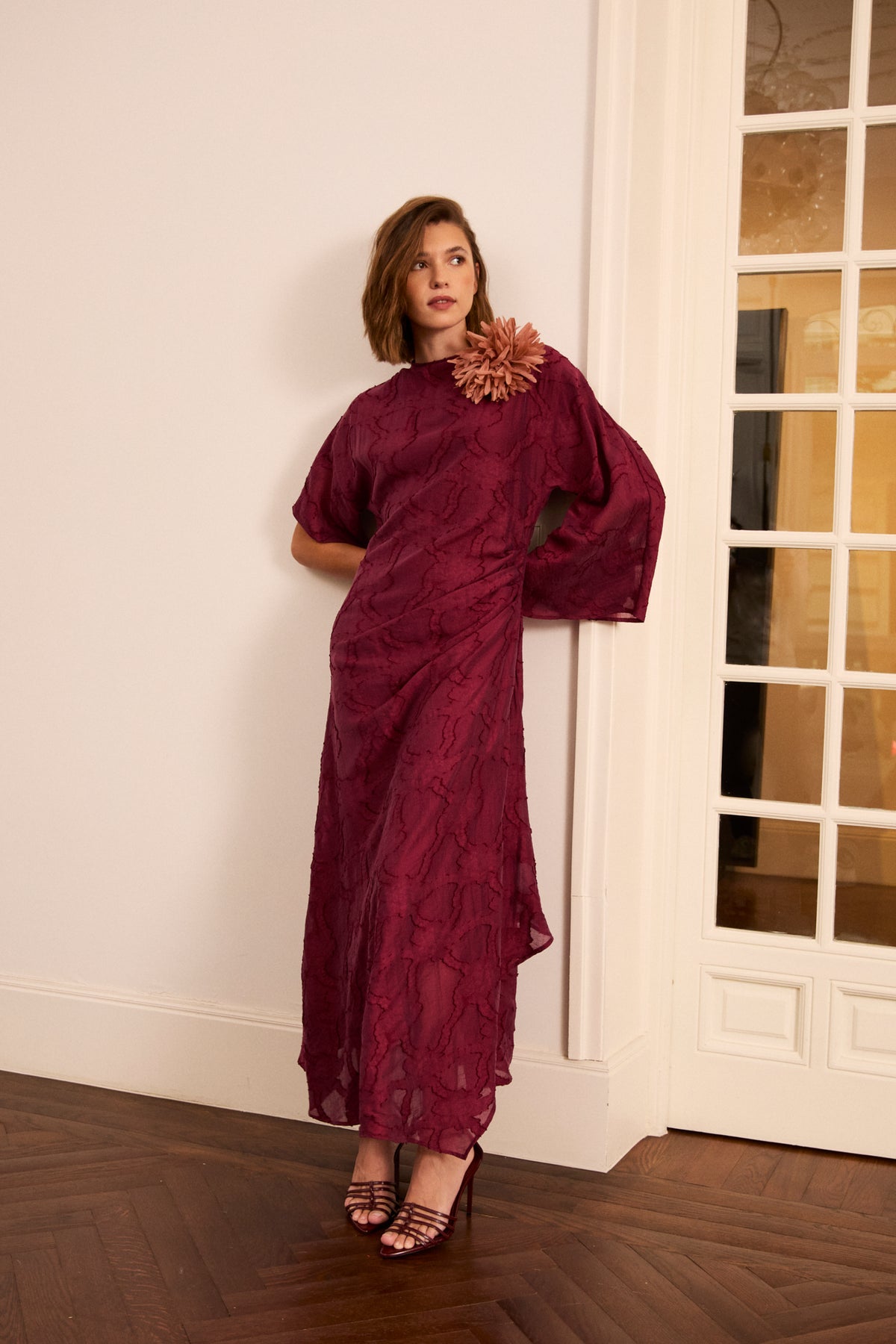 Vestido Fabrizia Guinda para madrina de boda en otoño-invierno