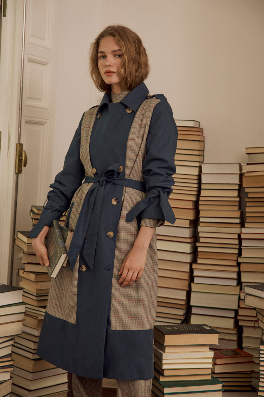 Gabardina marino de la colección OFFLINE de Vogana