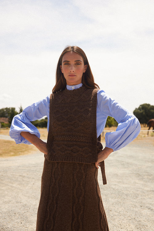 Colete castanho de oito pontos