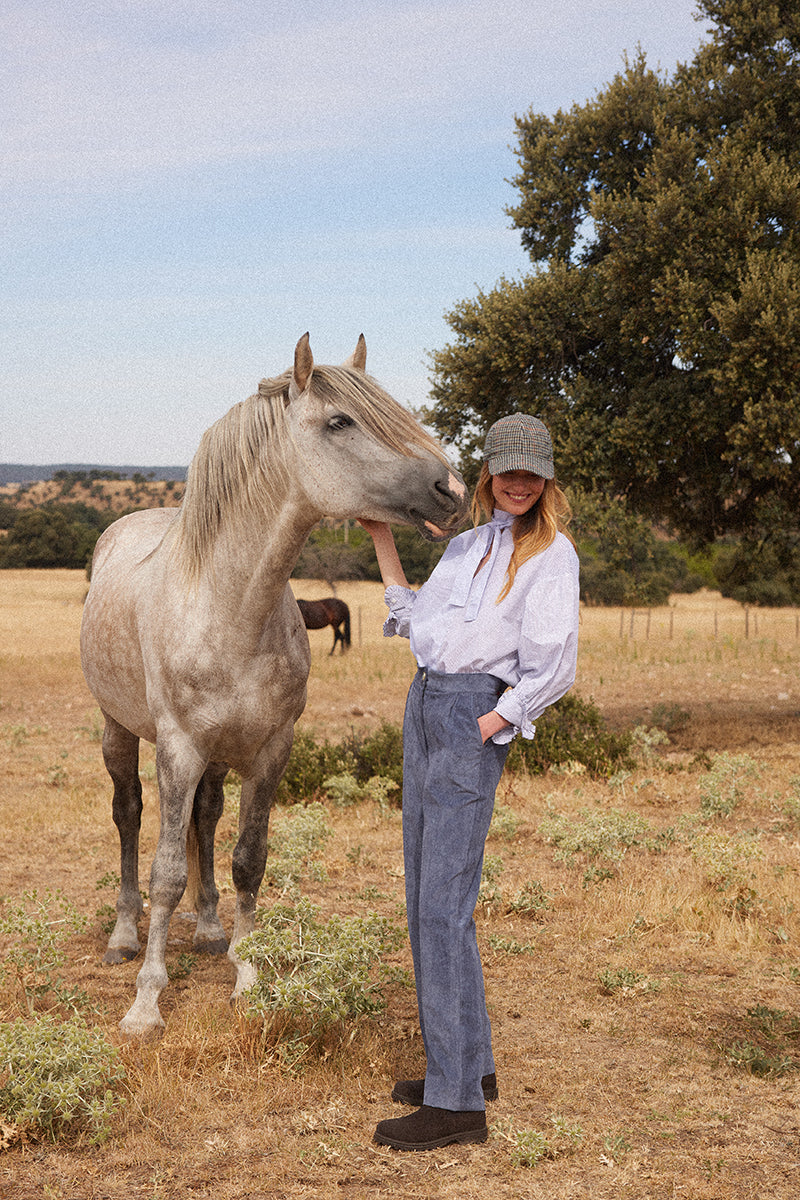 Paula light blue shirt