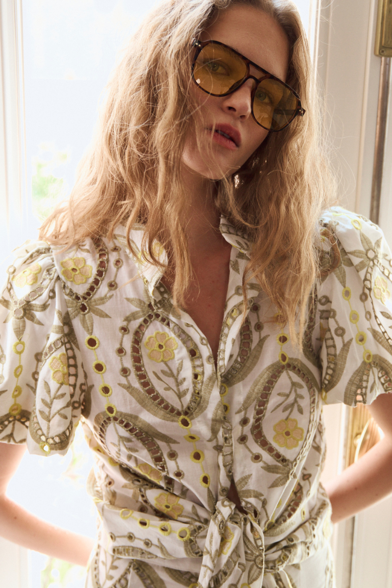 Camisa Pilar Bordada Caqui